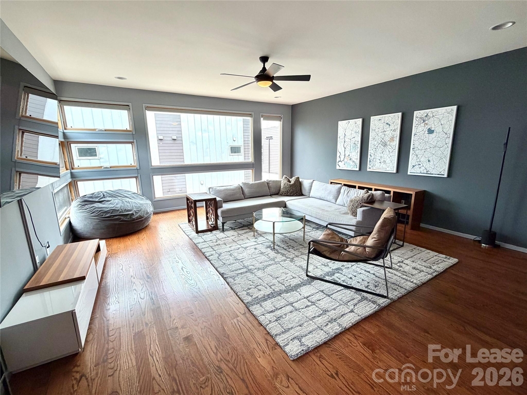305 Mcninch Street - Photo 3