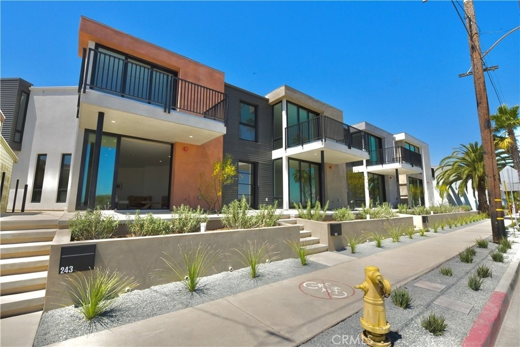243 Seal Beach Blvd - Photo 16