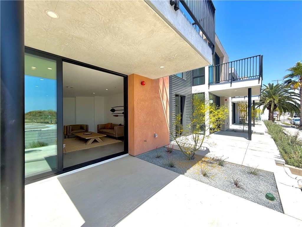 243 Seal Beach Blvd - Photo 4