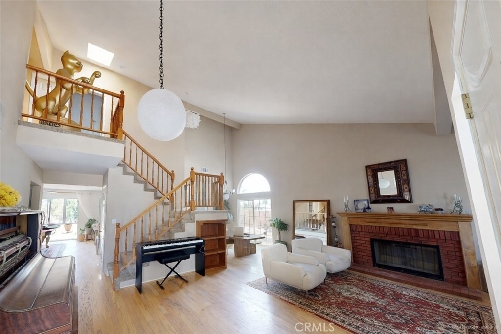 5637 Redwood - Photo 3
