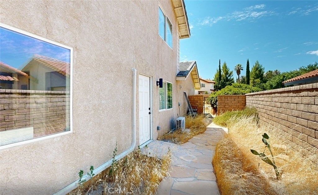 5637 Redwood - Photo 0