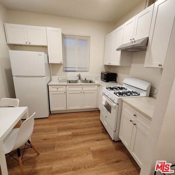 341 S Western Avenue - Photo 0
