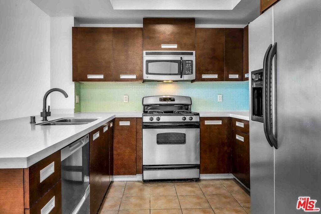1260 S Corning Street - Photo 4