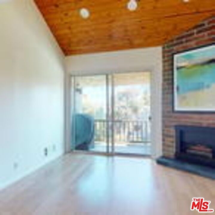 8740 Tuscany Avenue - Photo 4