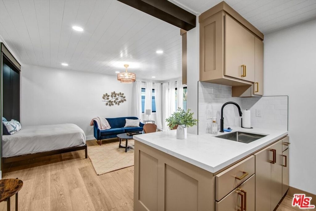 1083 Montauk Lane - Photo 3