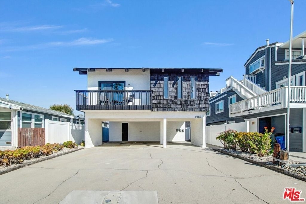 1083 Montauk Lane - Photo 1