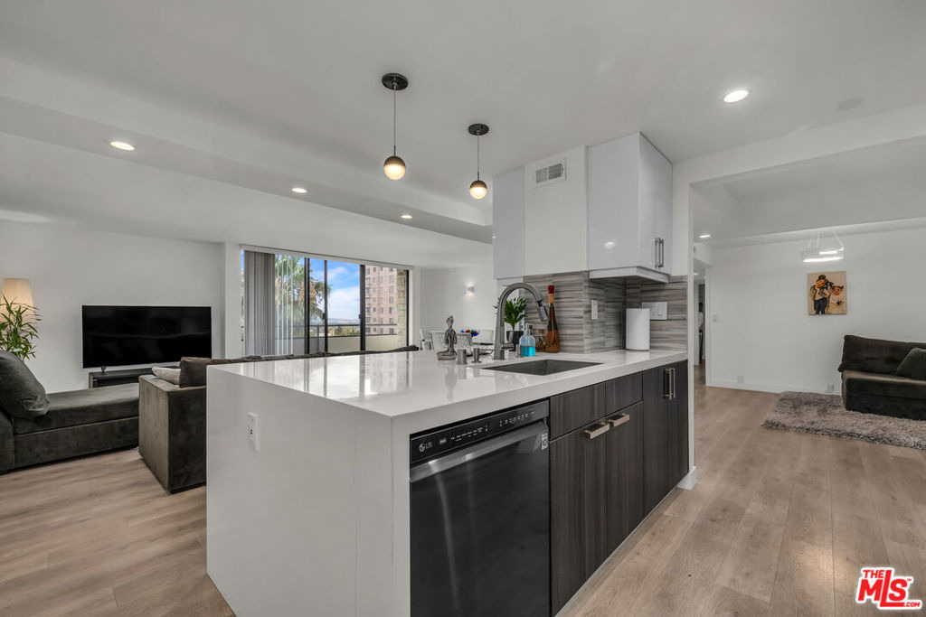 10535 Wilshire Boulevard - Photo 9
