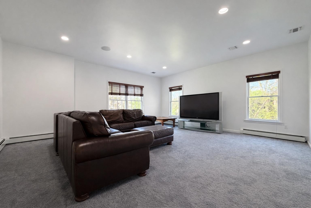 12 Fortune Way - Photo 1
