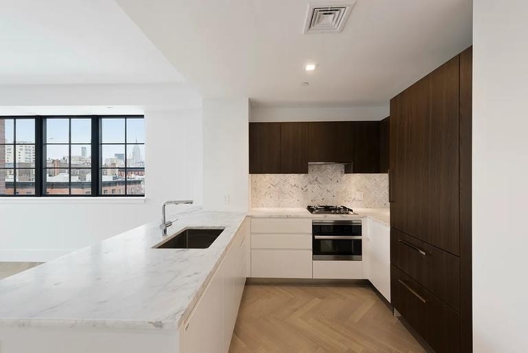100 Avenue A - Photo 4