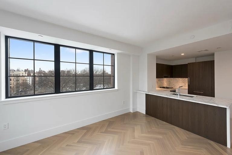 100 Avenue A - Photo 5