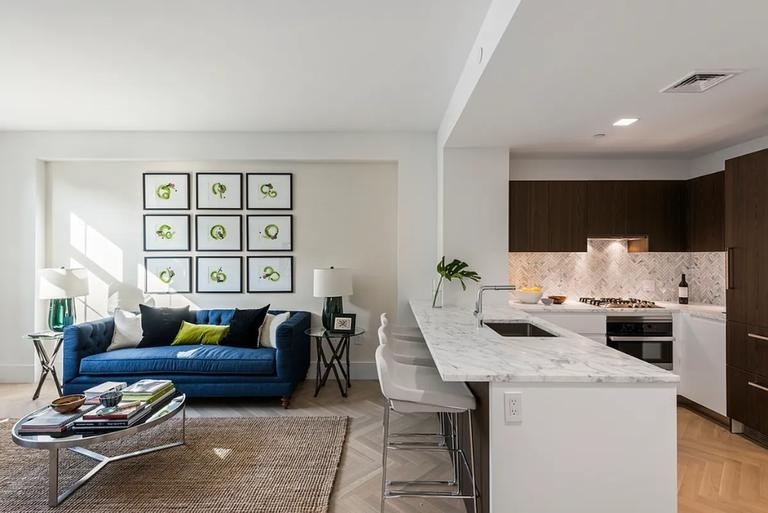 100 Avenue A - Photo 0