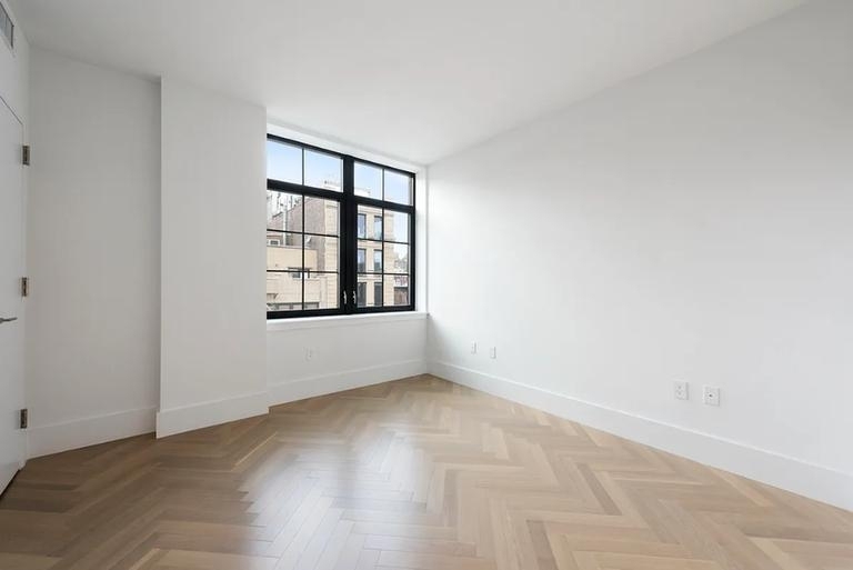 100 Avenue A - Photo 3
