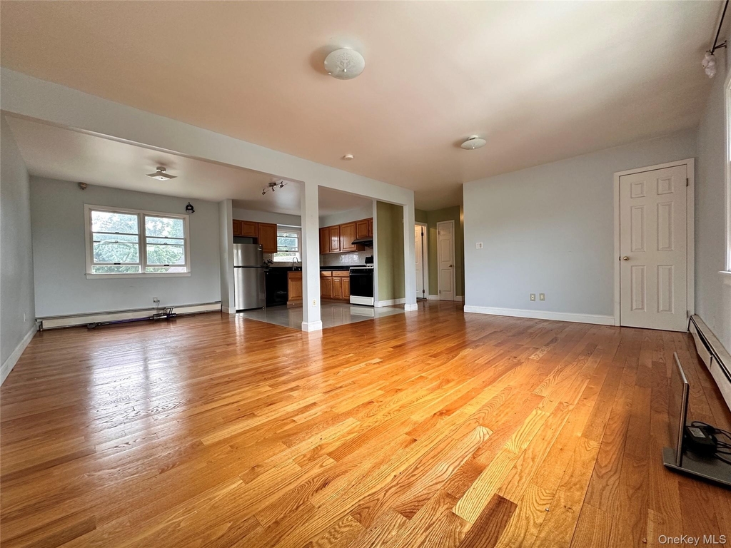 133 Railroad Avenue - Photo 1