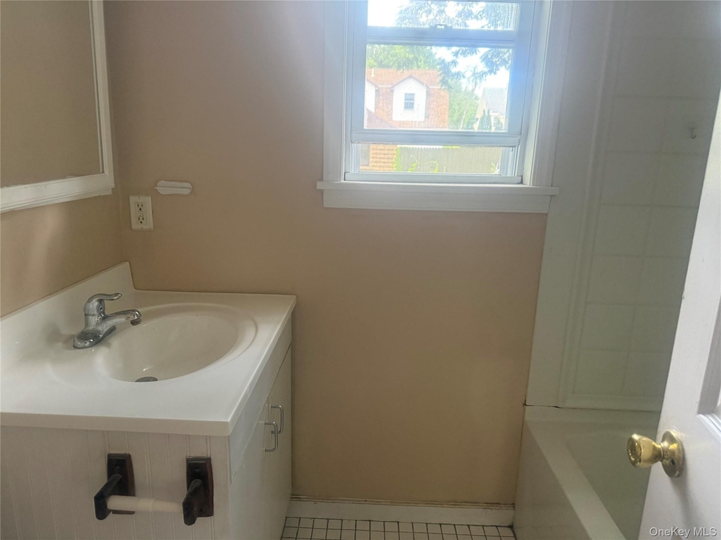 155 Orange Turnpike - Photo 2