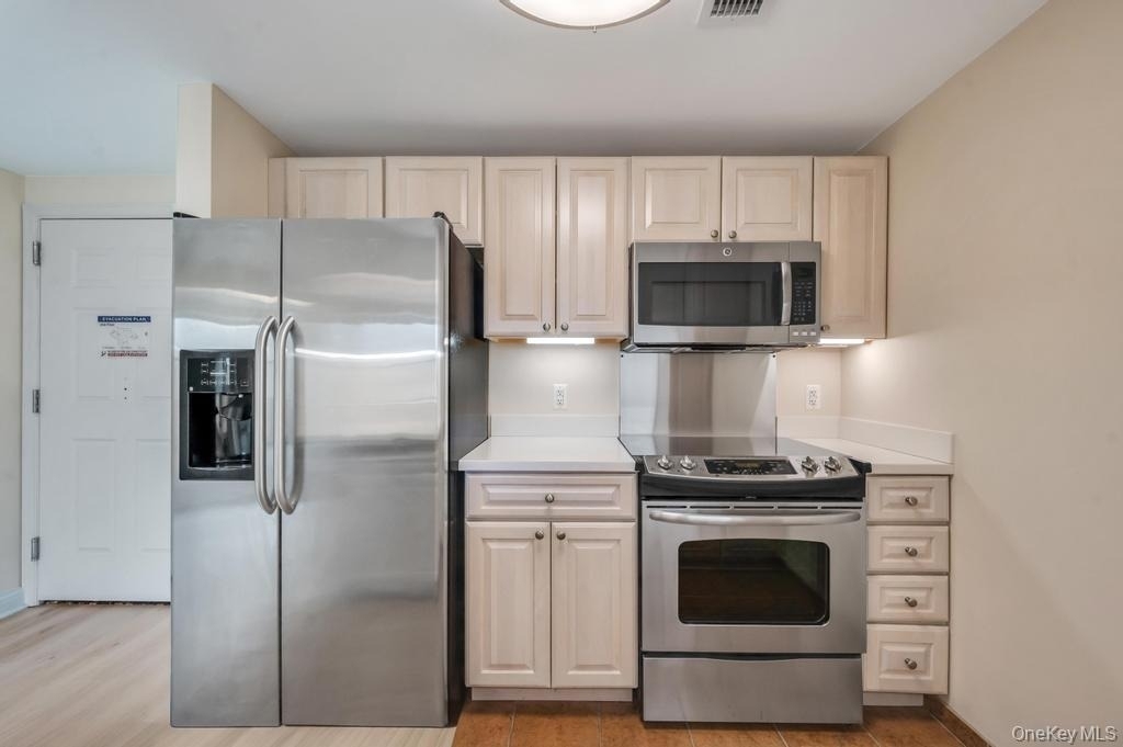 300 E Overlook - Photo 4