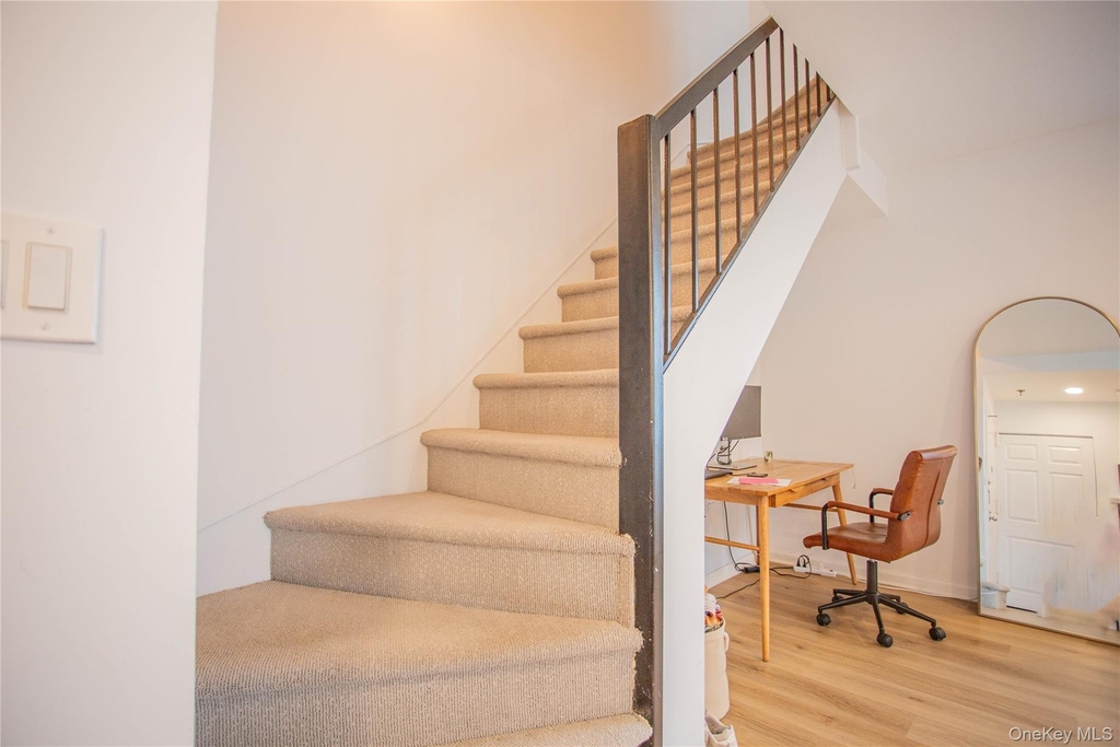 100 W Broadway - Photo 20