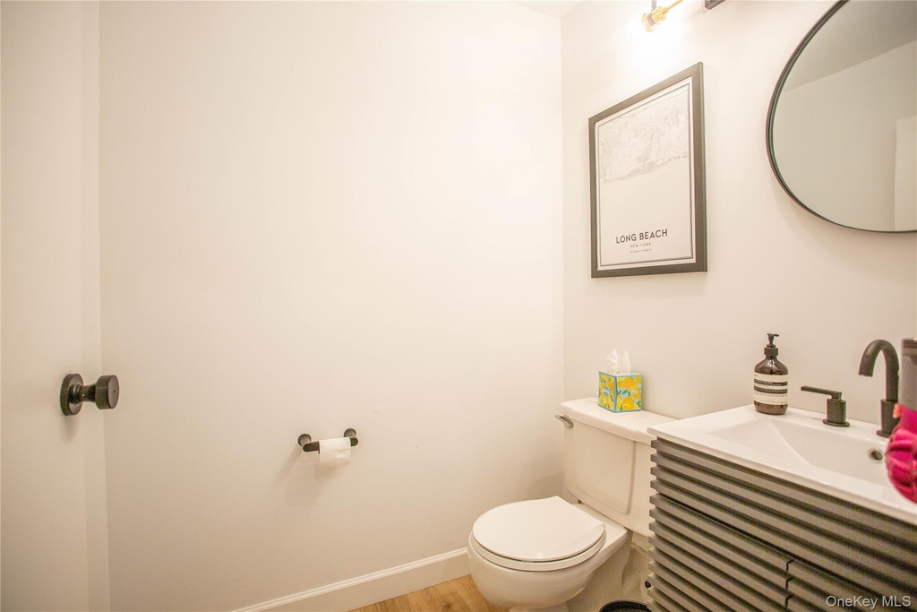 100 W Broadway - Photo 9