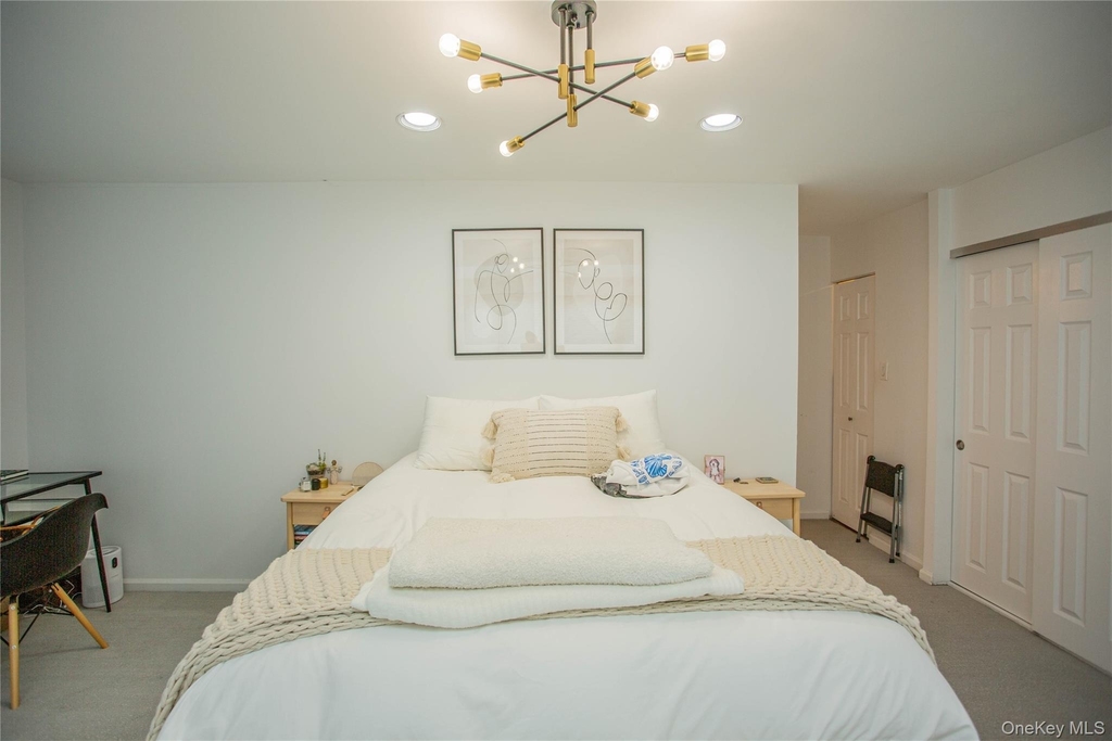 100 W Broadway - Photo 23