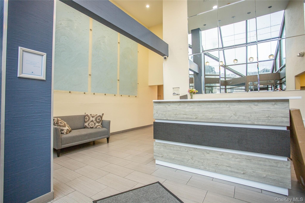 100 W Broadway - Photo 2