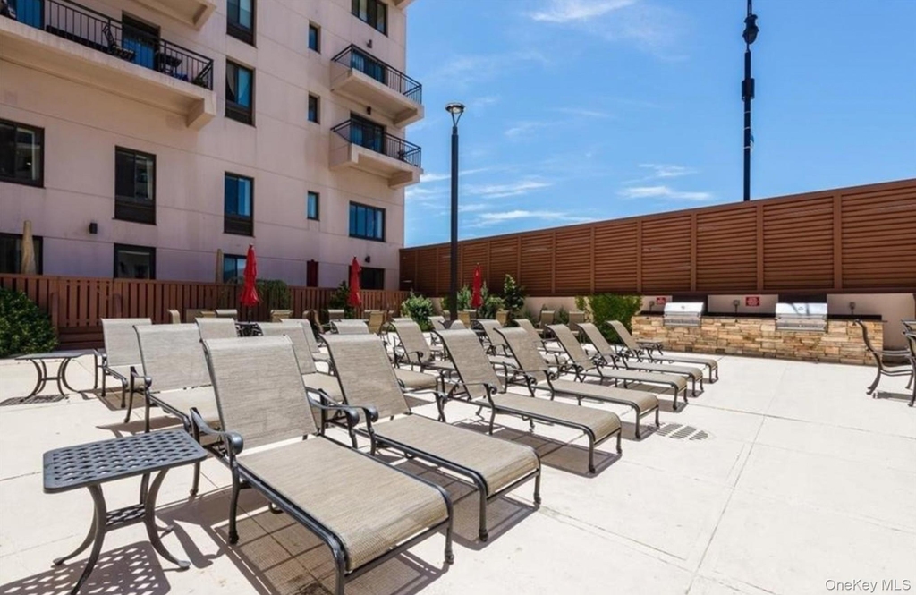 100 W Broadway - Photo 28