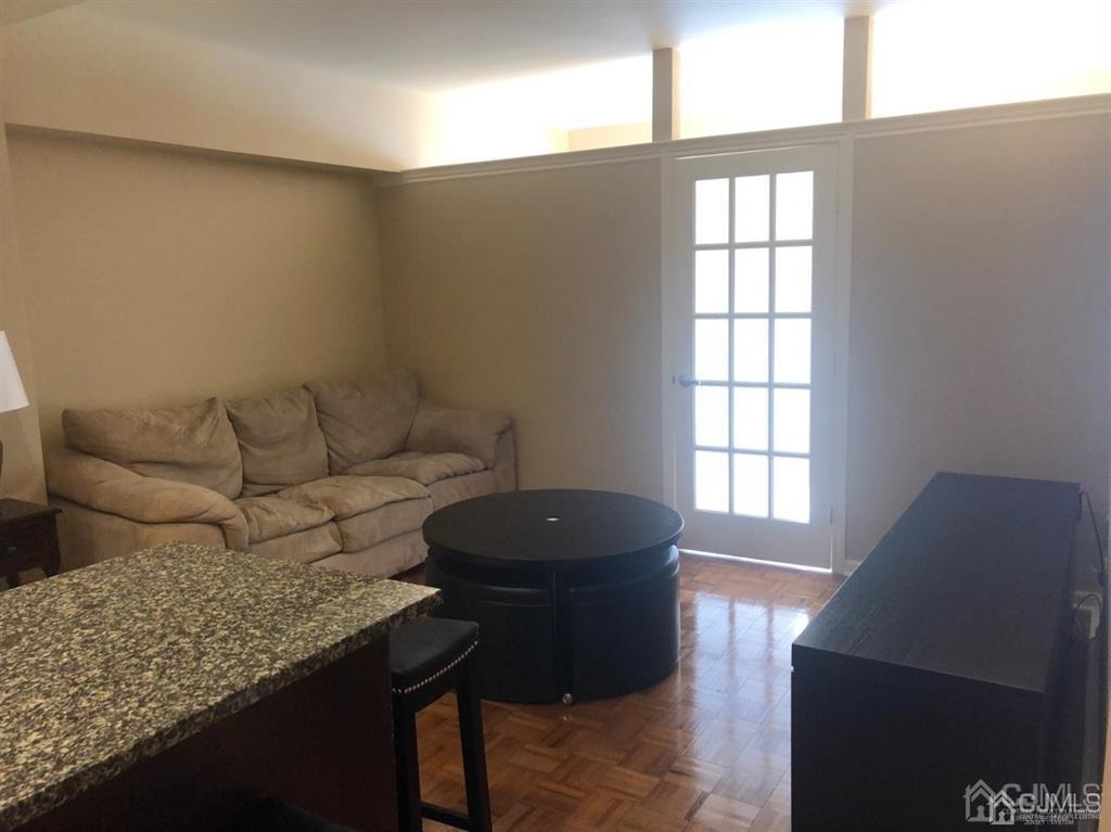 110 Somerset Street - Photo 4