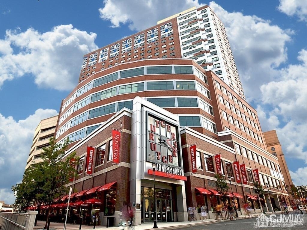 110 Somerset Street - Photo 0