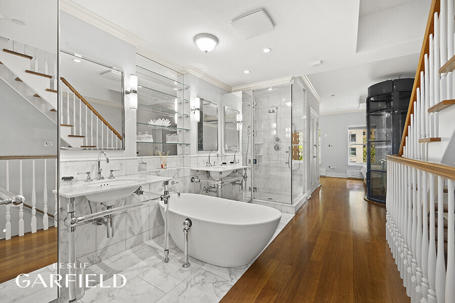 320 E 55th Street - Photo 8