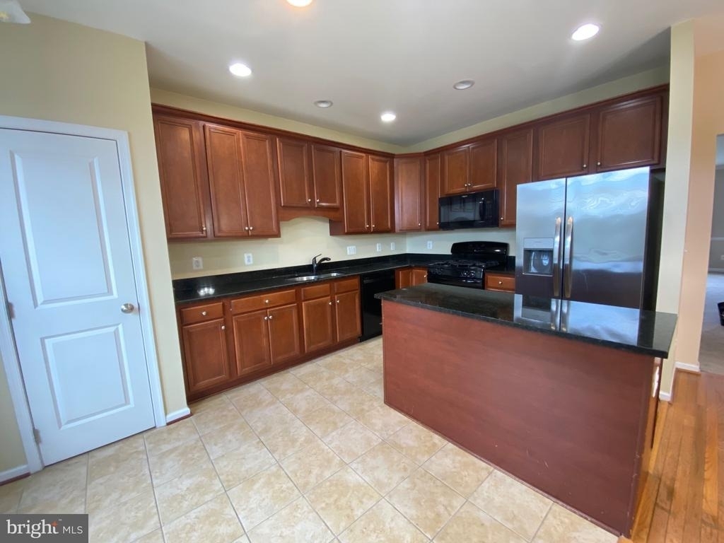 258 Woodstream Boulevard - Photo 2