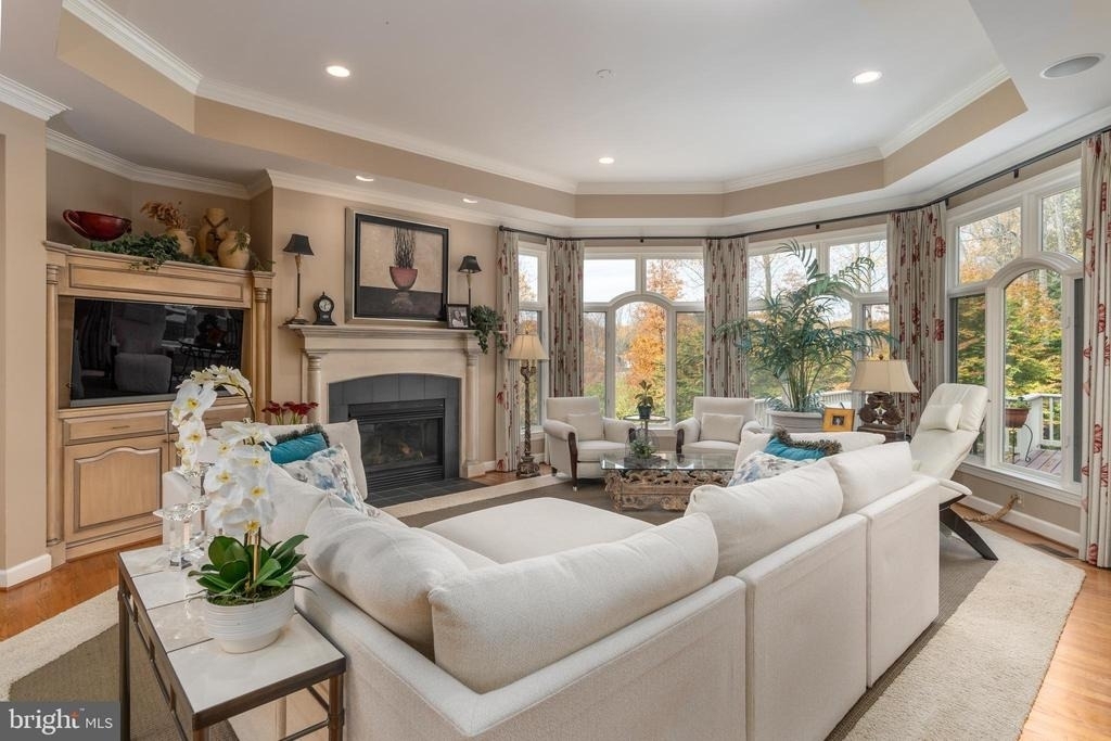 7818 Crownhurst Court - Photo 3