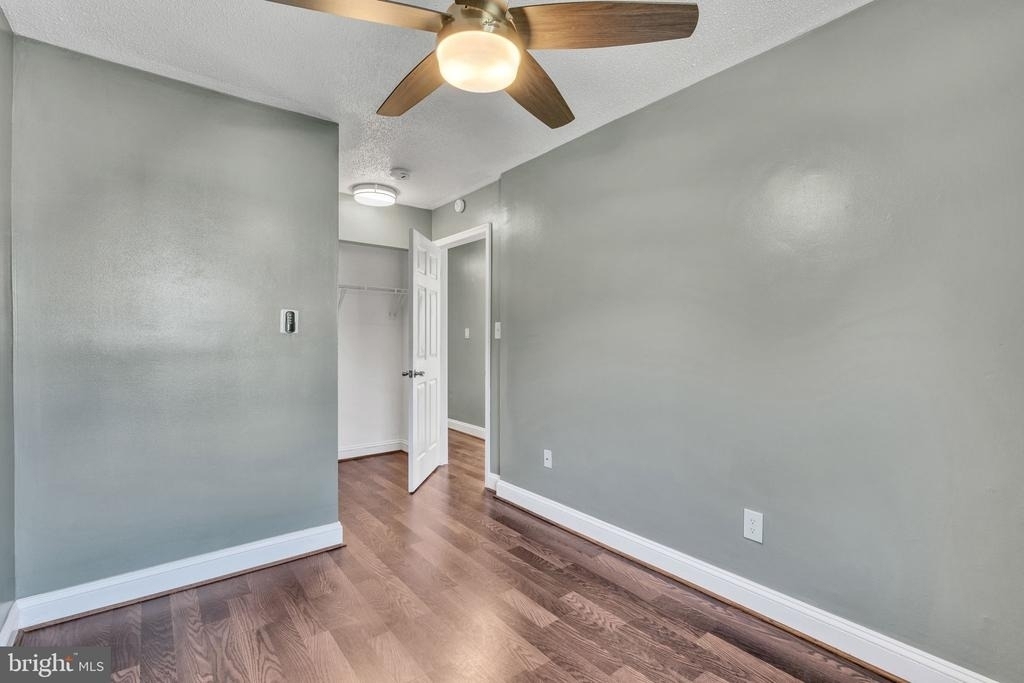 2237 Farrington Avenue - Photo 19