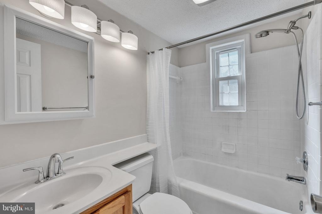 2237 Farrington Avenue - Photo 12