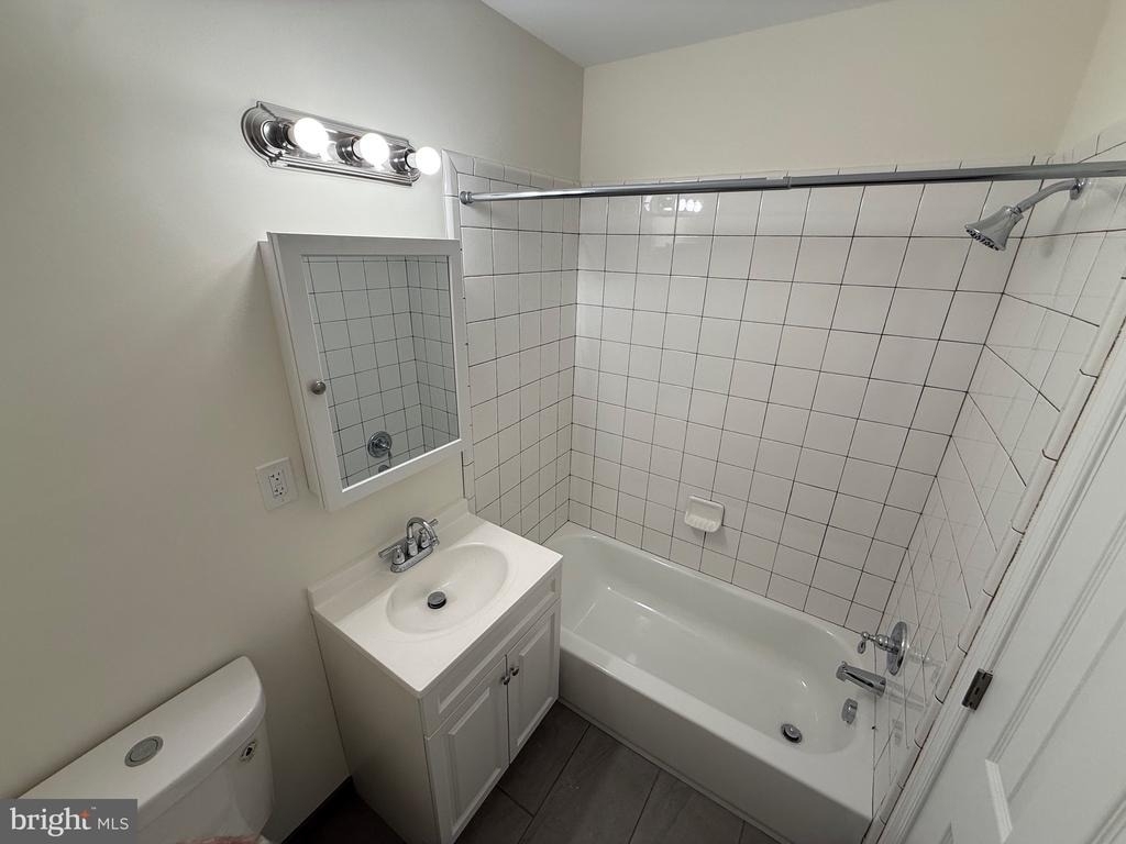 2754 Hollywood Road - Photo 10