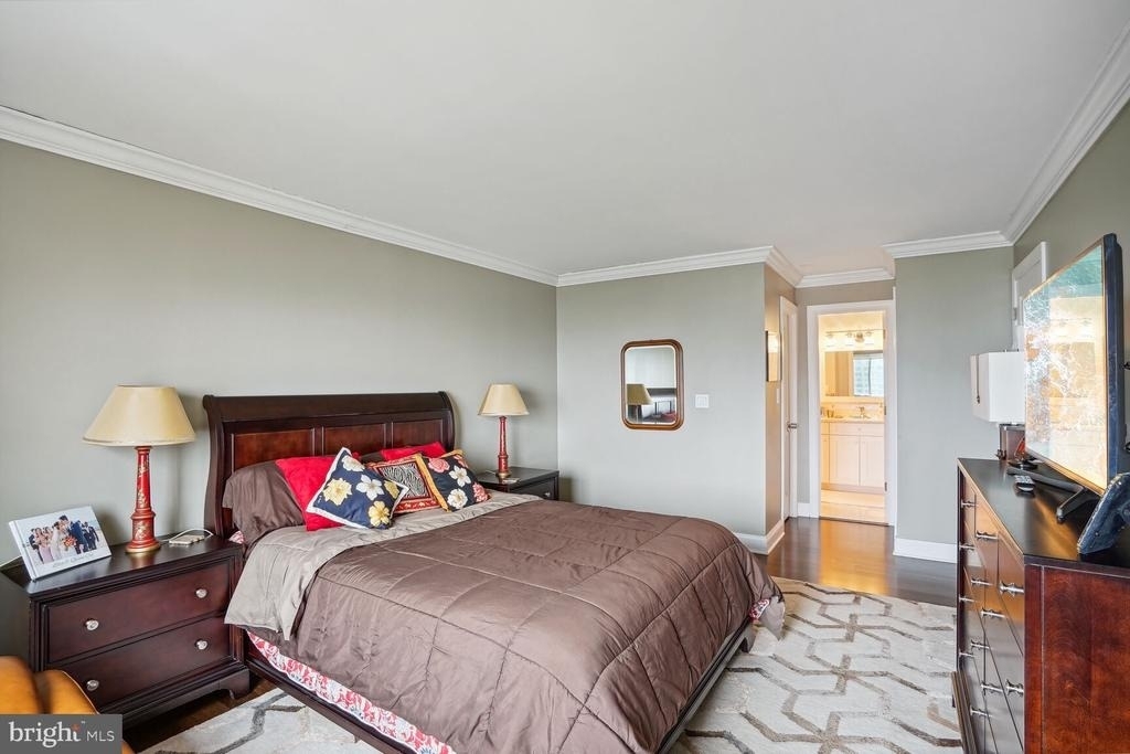 8350 Greensboro Drive - Photo 10