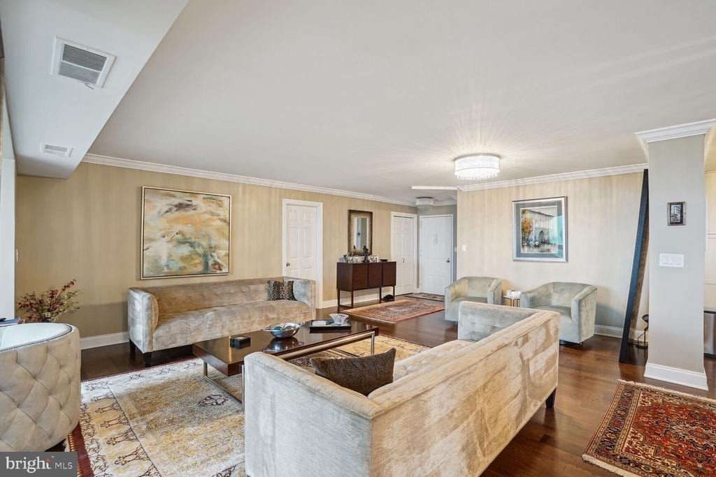 8350 Greensboro Drive - Photo 6