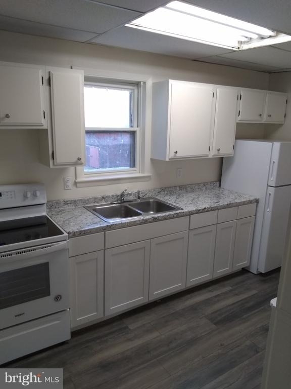 739 Main Street - Photo 2