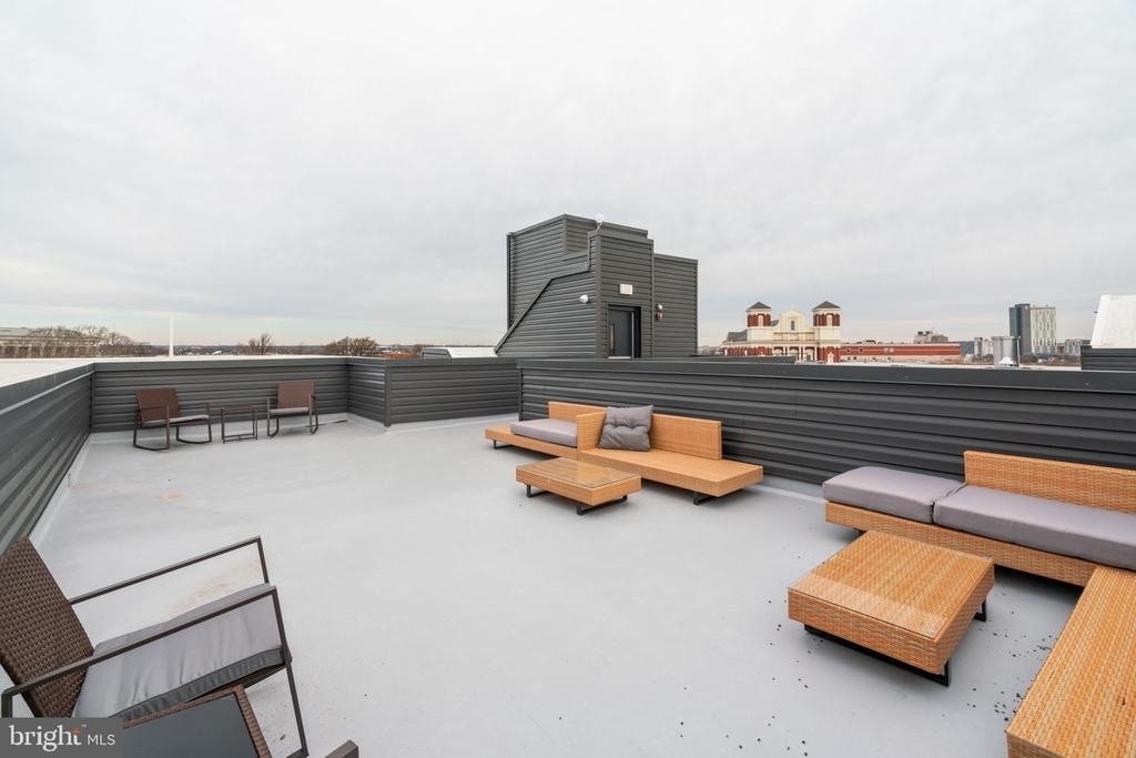 901 Leland - Photo 1