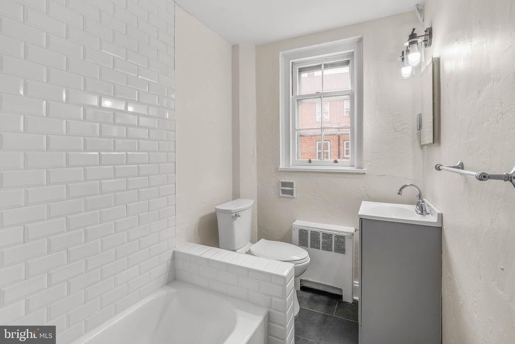 734 North Terrace - Photo 1