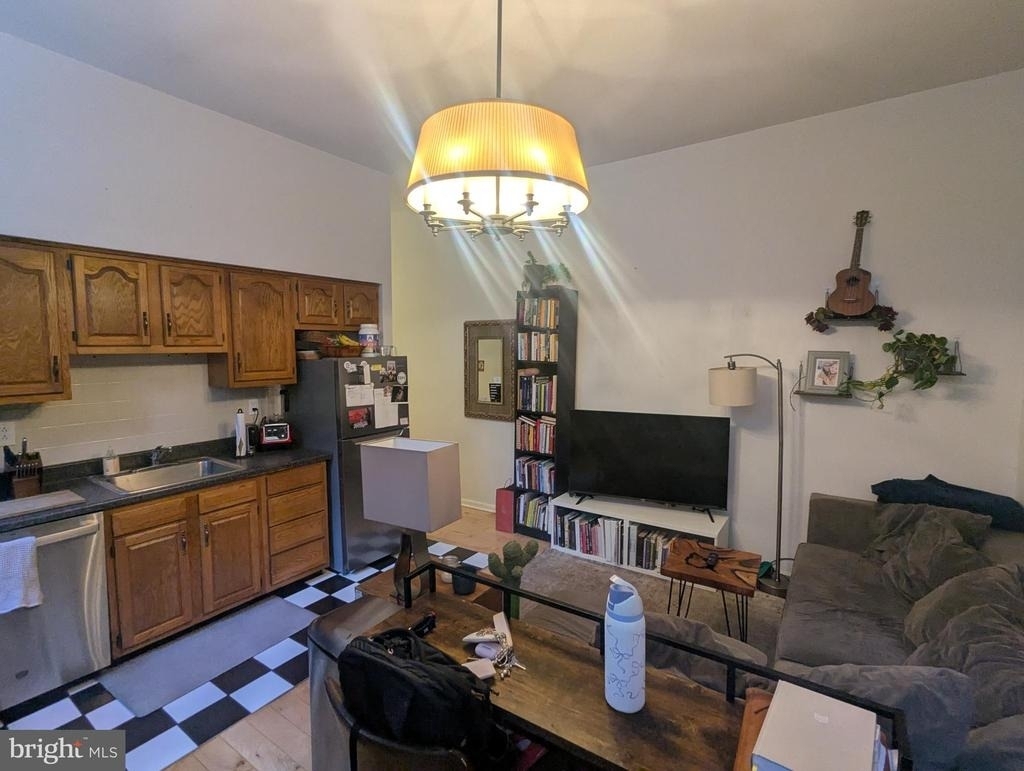 251 S 21st - Photo 1