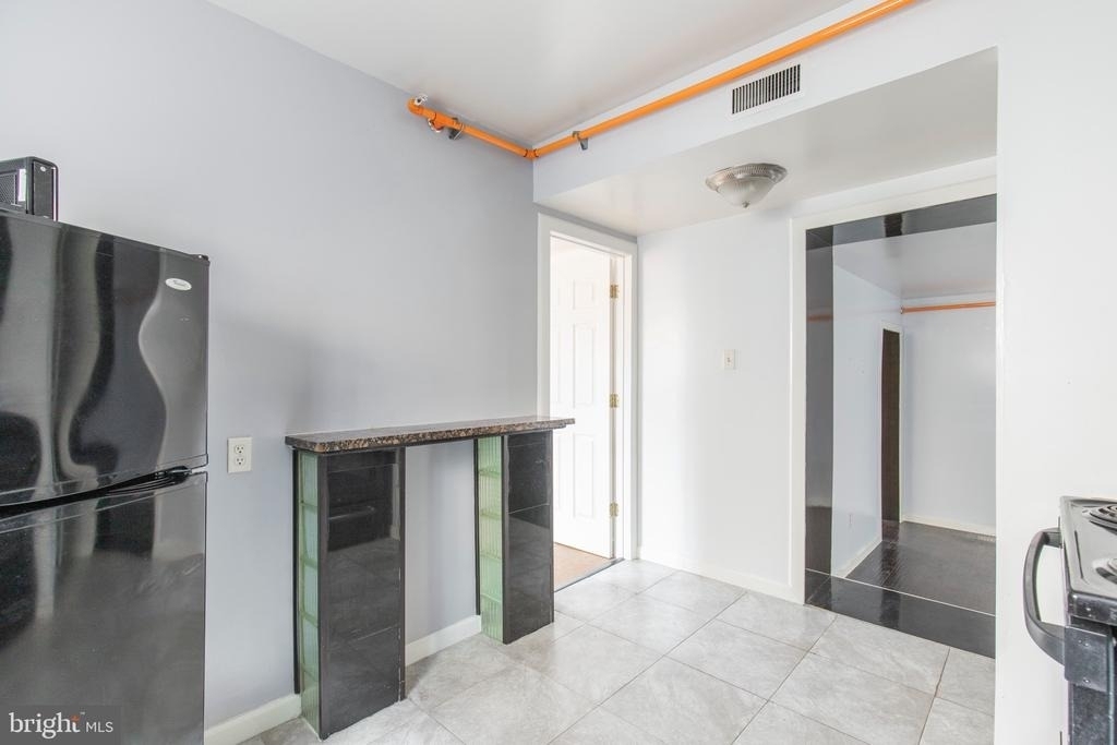 507 W Girard Avenue - Photo 4