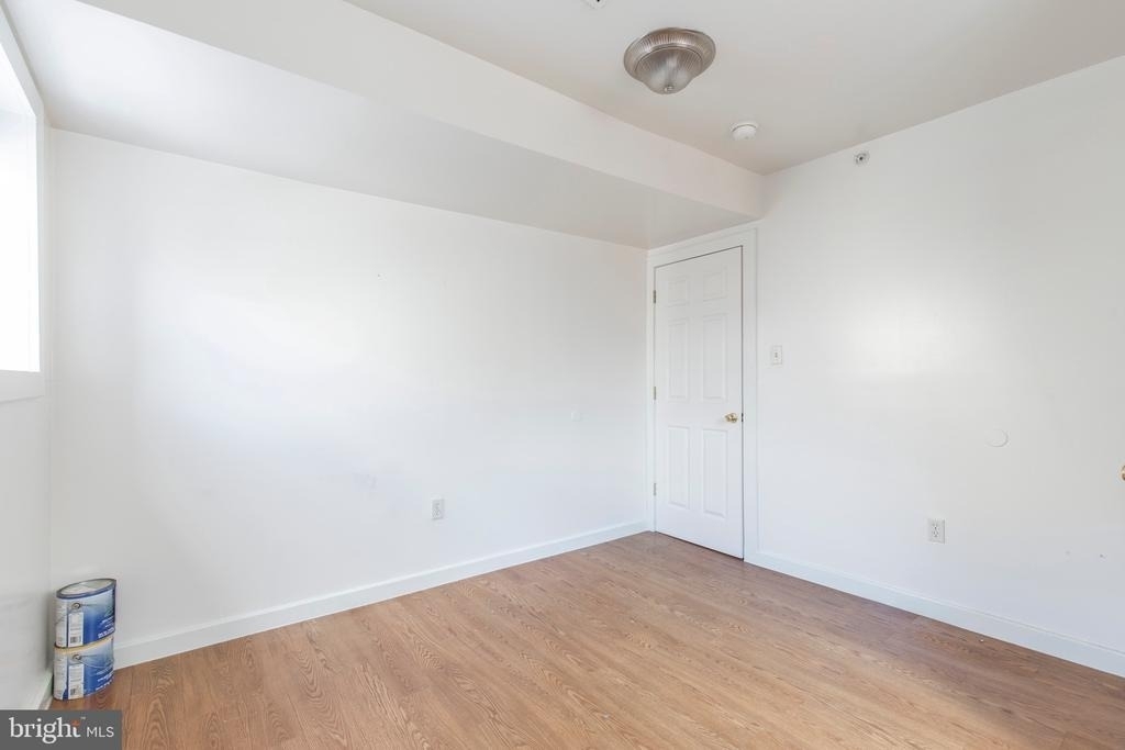 507 W Girard Avenue - Photo 8