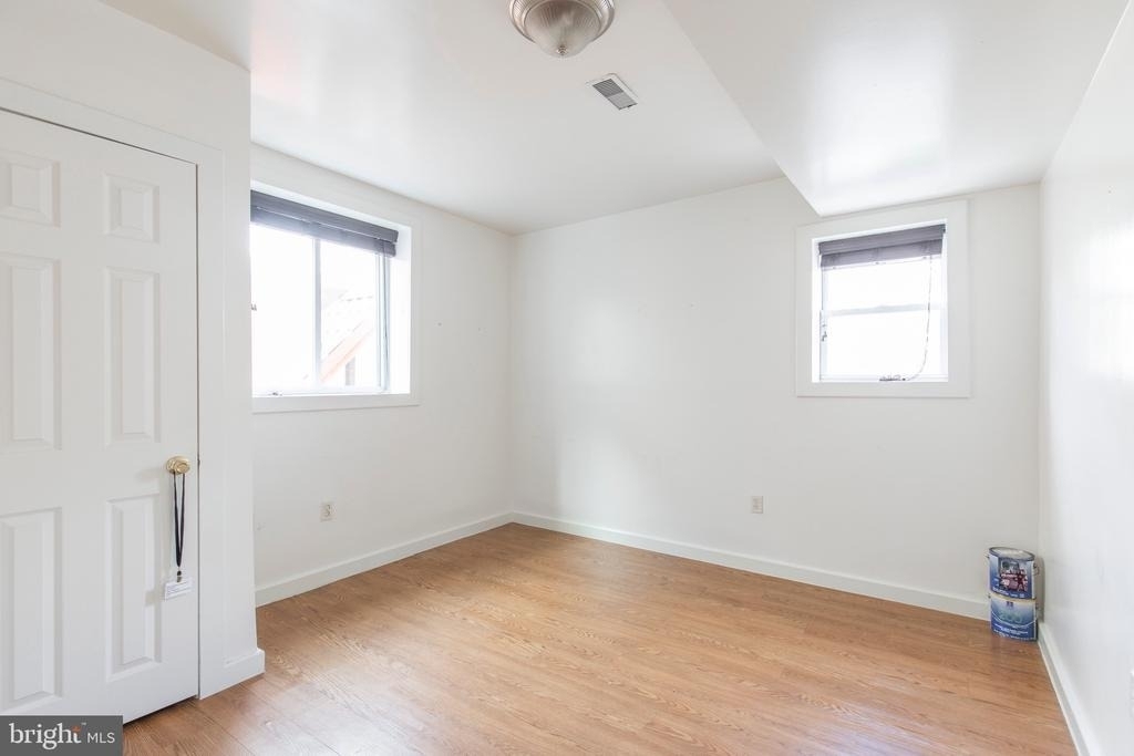 507 W Girard Avenue - Photo 6