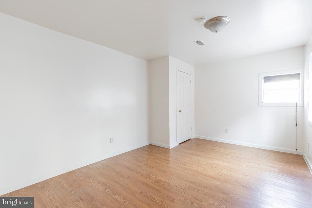 507 W Girard Avenue - Photo 11