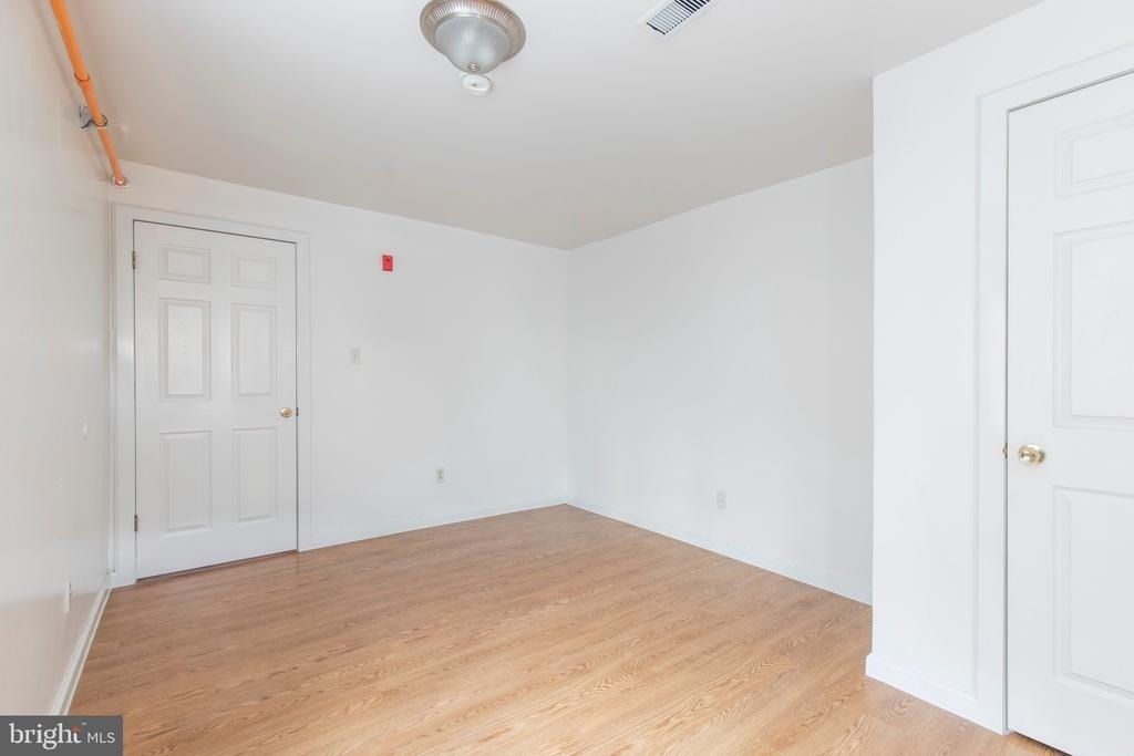 507 W Girard Avenue - Photo 12
