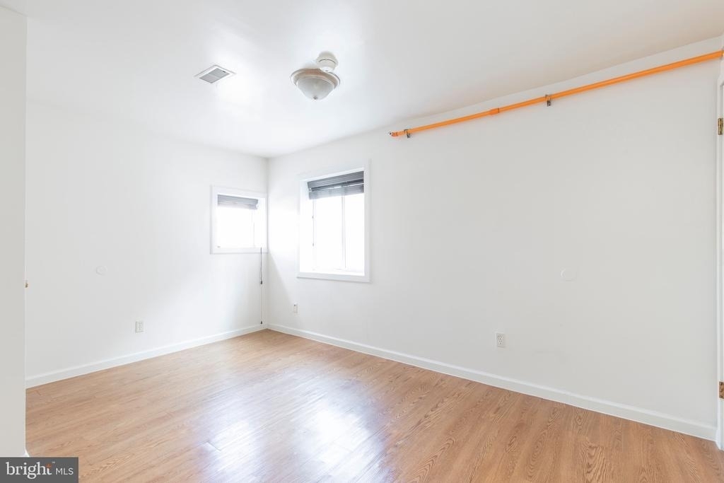 507 W Girard Avenue - Photo 10