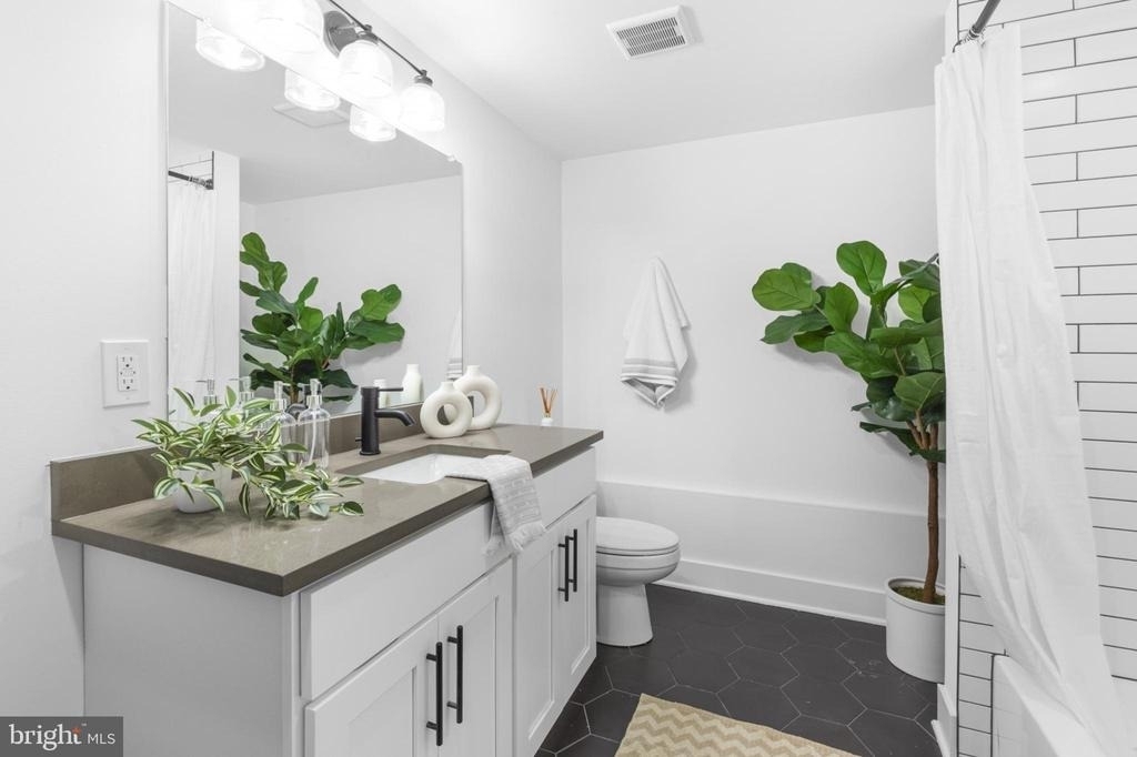 7037 Ridge Avenue - Photo 15