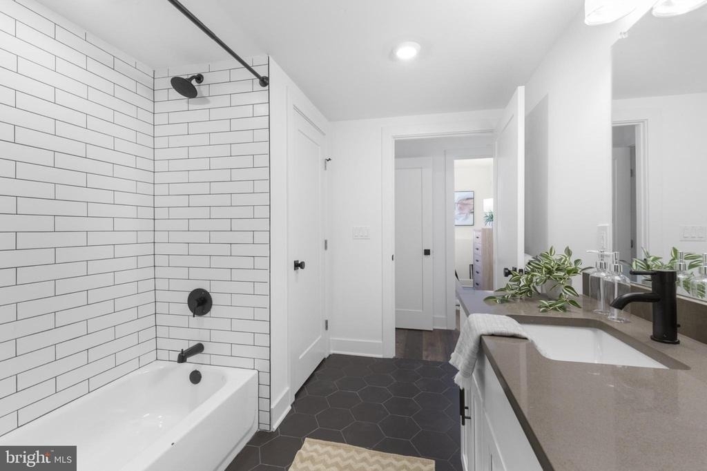 7037 Ridge Avenue - Photo 16