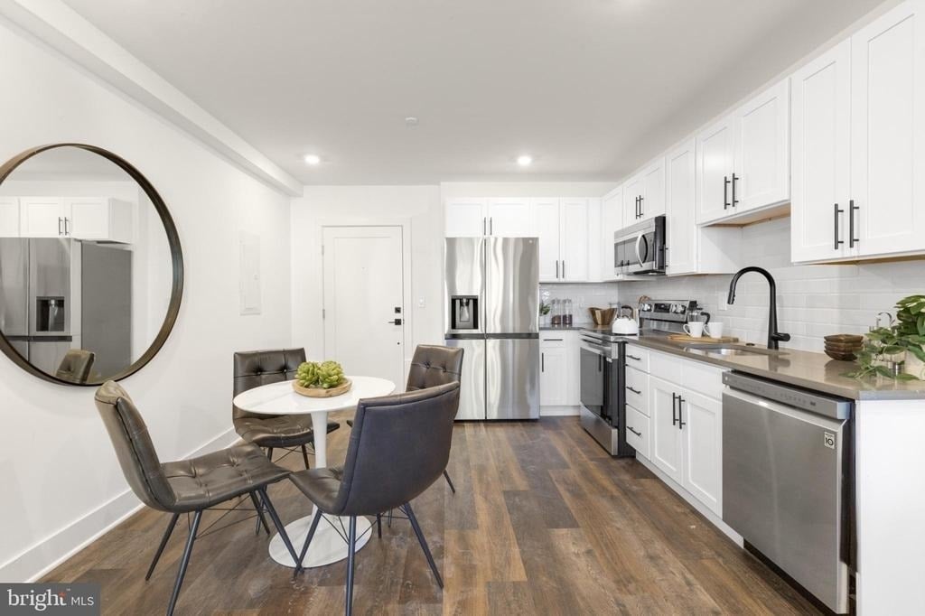 7037 Ridge Avenue - Photo 4