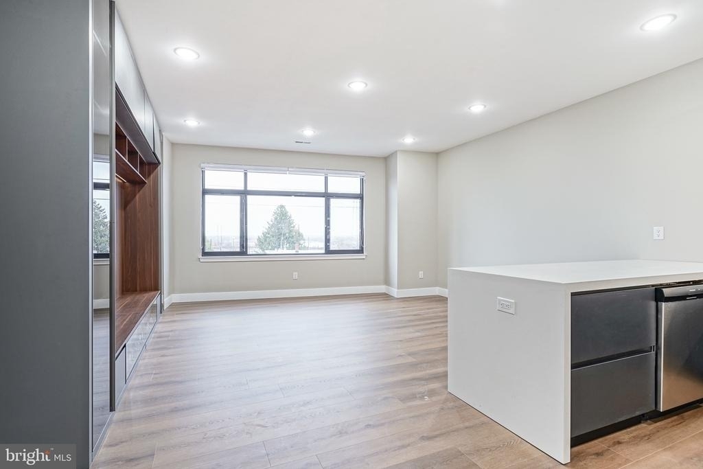 4432 Wingate Street - Photo 7