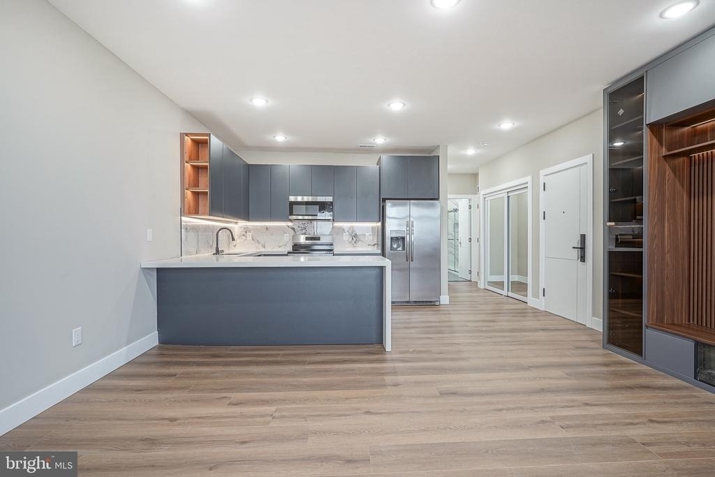 4432 Wingate Street - Photo 3