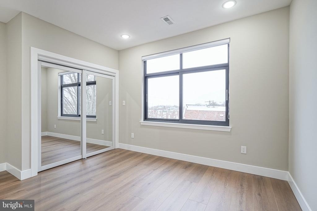 4432 Wingate Street - Photo 12